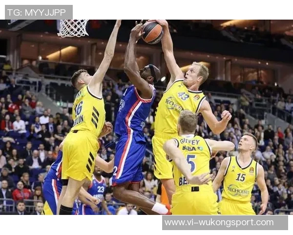 头号男友粉WNBA球星里斯赴欧洲亲临柏林赛场感受篮球魅力 头号男友粉WNBA球星里斯赴欧洲亲临柏林赛场感受篮球魅力