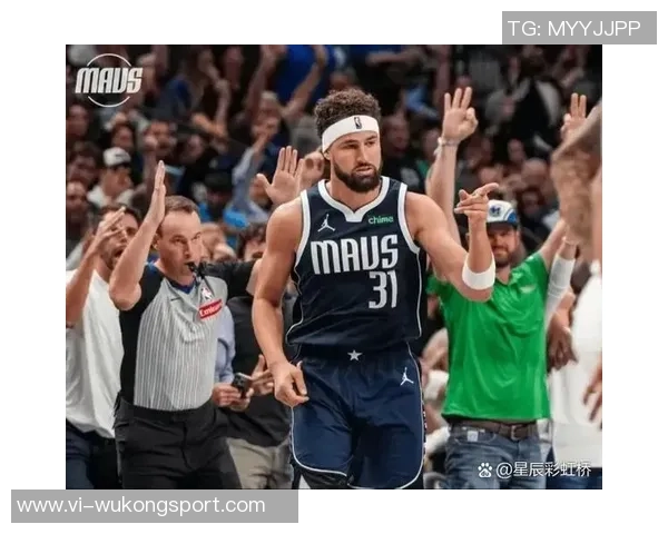 克莱半场神勇表现三分球9中6狂砍23分引发全场惊叹