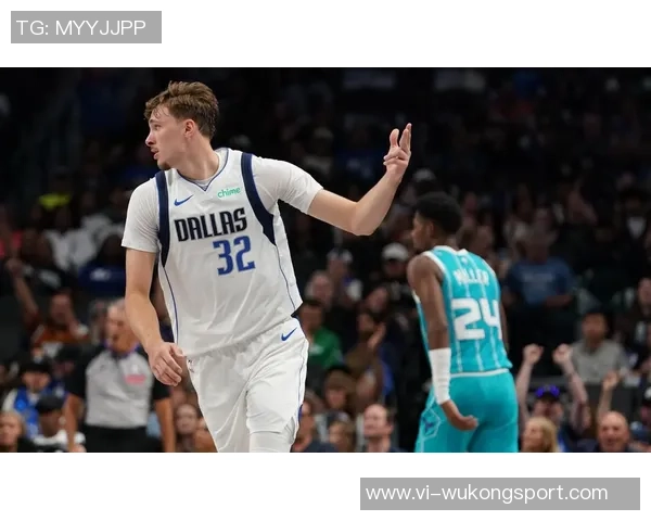 字母哥首投即成经典瞬间暴扣福德与弗拉格震撼全场 字母哥首投即成经典瞬间暴扣福德与弗拉格震撼全场