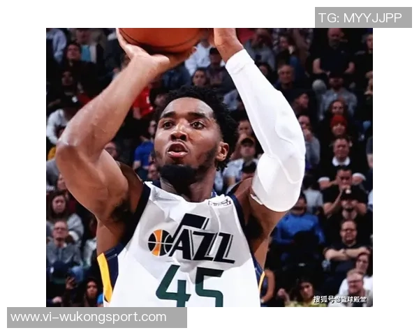 怀特半场表现平平仅得9分3板9助仍需寻找比赛手感提升状态 怀特半场表现平平仅得9分3板9助仍需寻找比赛手感提升状态