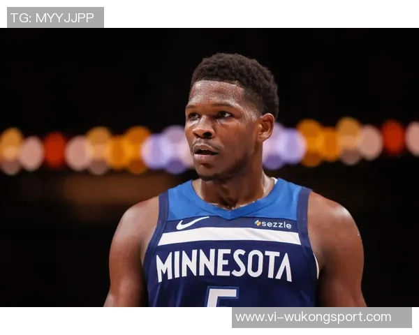 爱德华兹半场状态低迷仅得7分四项数据表现平平引发关注